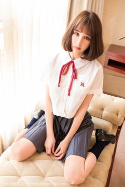 曝贾乃亮独自买醉